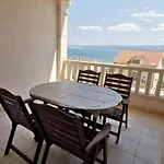 Three Bedroom With Terrace And Sea View *